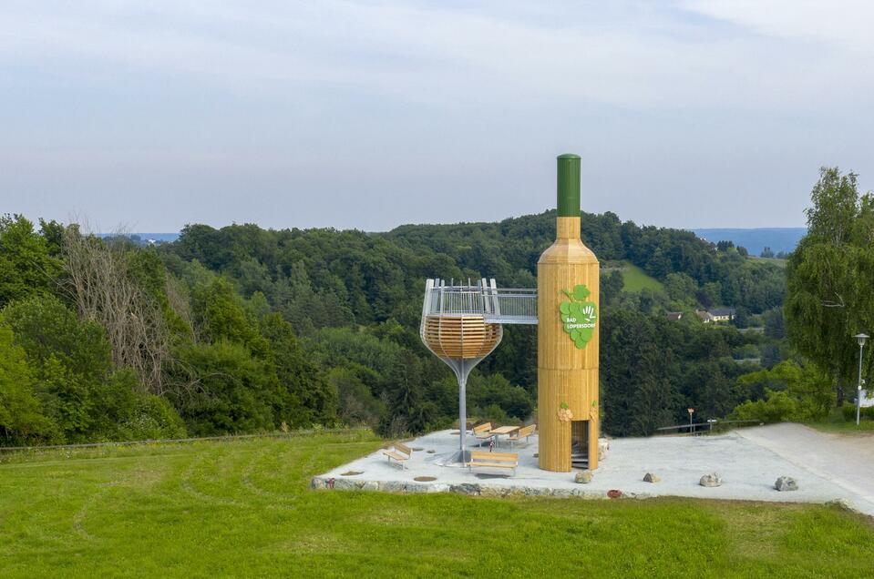 Österreichs größte begehbare Weinflasche mit Weinglas - Impression #1 | © Gemeinde Bad Loipersdorf